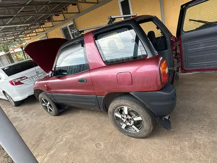 Toyota RAV4 1997 года за 2 200 000 тг. в Алматы – фото 4