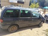 Volkswagen Sharan 1998 годаүшін900 000 тг. в Актобе