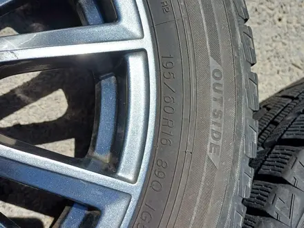 Диски R16 5x114, 3 с зимними 195/60R16 шинами. за 180 000 тг. в Алматы – фото 11