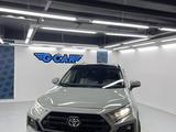 Toyota RAV4 2022 года за 14 500 000 тг. в Астана – фото 2
