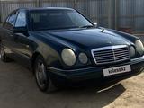 Mercedes-Benz E 200 1997 года за 2 000 000 тг. в Айтеке би – фото 3