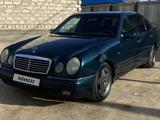 Mercedes-Benz E 200 1997 года за 2 000 000 тг. в Айтеке би – фото 2