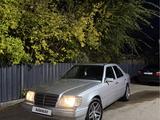 Mercedes-Benz E 220 1994 года за 2 350 000 тг. в Астана