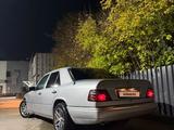 Mercedes-Benz E 220 1994 года за 2 350 000 тг. в Астана – фото 2