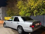 Mercedes-Benz E 220 1994 года за 2 350 000 тг. в Астана – фото 5