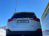 Toyota RAV4 2013 года за 9 800 000 тг. в Актобе – фото 2