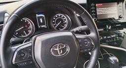 Toyota Camry 2022 года за 14 500 000 тг. в Актау – фото 5