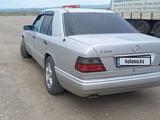 Mercedes-Benz E 280 1994 годаүшін3 500 000 тг. в Усть-Каменогорск – фото 3