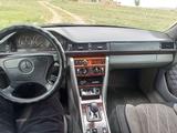 Mercedes-Benz E 280 1994 года за 3 500 000 тг. в Усть-Каменогорск – фото 3