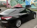 Toyota Camry 2018 года за 13 800 000 тг. в Алматы – фото 4