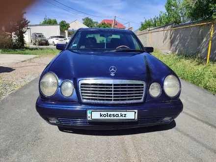 Mercedes-Benz E 200 1996 года за 1 800 000 тг. в Шымкент