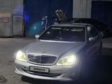 Mercedes-Benz S 500 1999 года за 3 700 000 тг. в Байконыр – фото 2