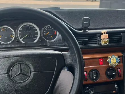 Mercedes-Benz E 260 1989 года за 611 111 тг. в Астана – фото 17