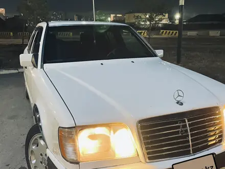 Mercedes-Benz E 260 1989 года за 611 111 тг. в Астана – фото 4