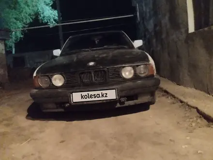 BMW 525 1991 года за 1 300 000 тг. в Уральск – фото 2