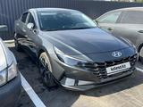 Hyundai Elantra 2022 года за 8 138 333 тг. в Алматы – фото 3