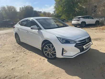 Hyundai Elantra 2019 года за 8 600 000 тг. в Актобе