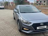 Hyundai Solaris 2019 года за 5 500 000 тг. в Уральск – фото 2