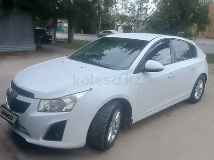 Chevrolet Cruze 2014 года за 3 000 000 тг. в Атырау – фото 3