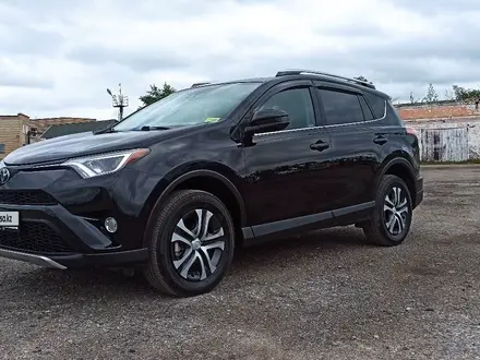 Toyota RAV4 2017 года за 12 000 000 тг. в Петропавловск