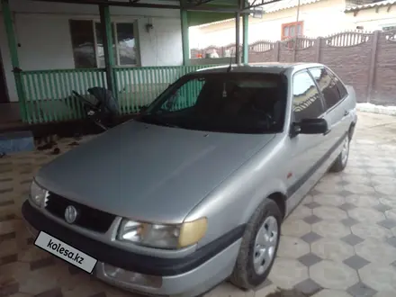 Volkswagen Passat 1994 года за 1 350 000 тг. в Тараз – фото 2