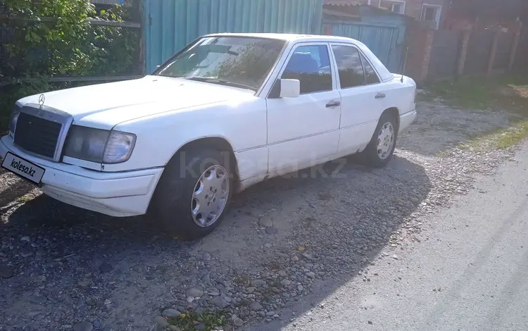 Mercedes-Benz E 230 1989 годаfor1 100 000 тг. в Усть-Каменогорск