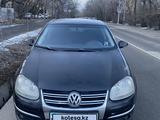 Volkswagen Jetta 2008 годаүшін2 000 000 тг. в Алматы