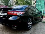 Toyota Camry 2020 года за 11 500 000 тг. в Семей – фото 3