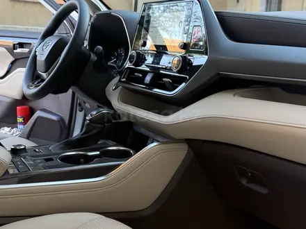 Toyota Highlander 2020 года за 28 500 000 тг. в Алматы – фото 22