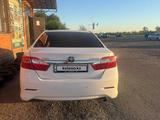 Toyota Camry 2013 года за 8 000 000 тг. в Караганда – фото 2