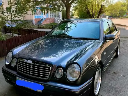 Mercedes-Benz E 200 1996 года за 4 000 000 тг. в Петропавловск