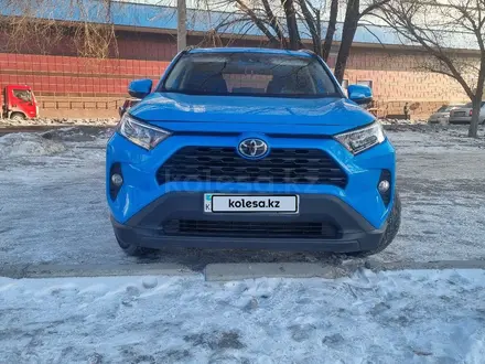 Toyota RAV4 2020 года за 15 000 000 тг. в Семей – фото 2