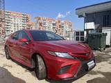 Toyota Camry 2020 года за 12 500 000 тг. в Алматы – фото 2