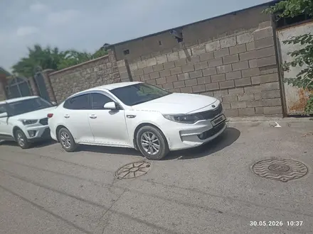 Kia K5 2016 года за 6 100 000 тг. в Алматы