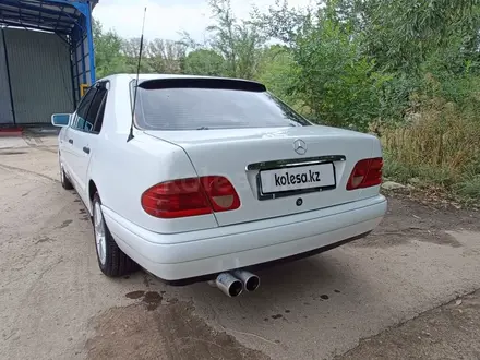 Mercedes-Benz E 200 1996 года за 3 500 000 тг. в Семей – фото 8