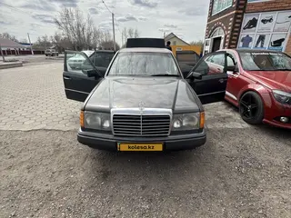 Mercedes-Benz E 230