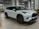 Toyota Highlander Luxe 2026 года за 25 500 000 тг. в Астана