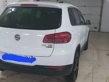 Volkswagen Tiguan 2015 года за 9 000 000 тг. в Актобе – фото 3
