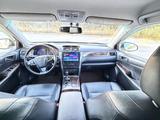Toyota Camry 2014 года за 10 000 000 тг. в Актобе – фото 2
