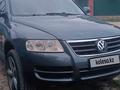 Volkswagen Touareg 2004 года за 4 900 000 тг. в Байсерке – фото 2