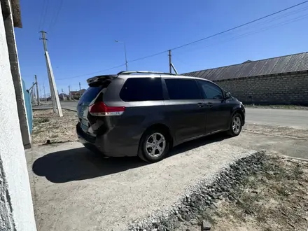Toyota Sienna 2010 года за 9 700 000 тг. в Атырау – фото 4