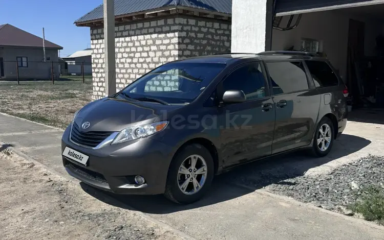 Toyota Sienna 2010 года за 9 700 000 тг. в Атырау