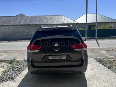 Toyota Sienna 2010 года за 9 700 000 тг. в Атырау – фото 5