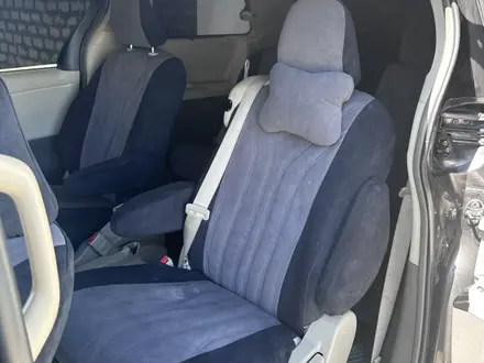 Toyota Sienna 2010 года за 9 700 000 тг. в Атырау – фото 8
