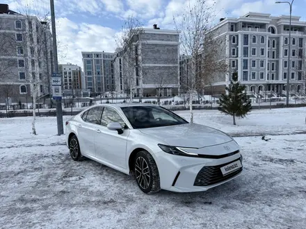 Toyota Camry 2024 года за 23 500 000 тг. в Астана