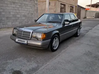 Mercedes-Benz E 230