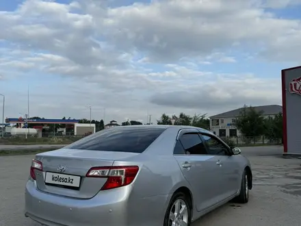 Toyota Camry 2014 года за 8 000 000 тг. в Актобе – фото 5