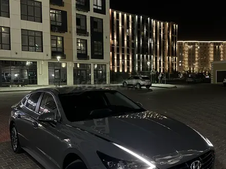 Hyundai Sonata 2023 года за 12 500 000 тг. в Актау – фото 2