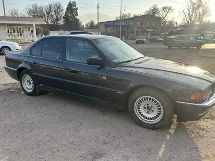 BMW 728 1997 года за 2 200 000 тг. в Мерке – фото 3