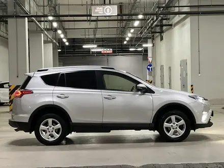 Toyota RAV4 2015 года за 10 800 000 тг. в Астана – фото 37